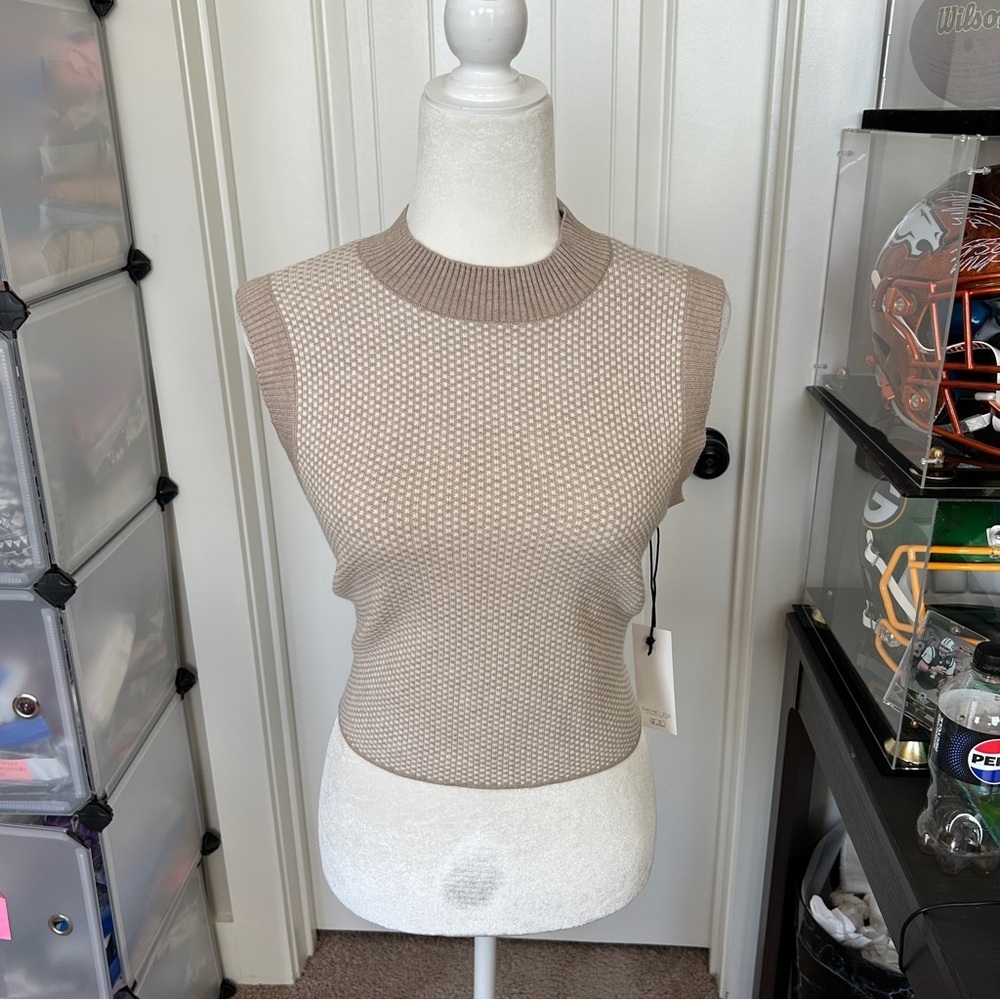 Rachel Zoe Cream Tan Textured Sweater Vest NWT Size Small - Picture 3 of 7